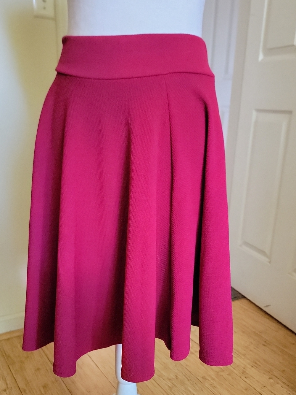 Urban Coco Women’s Flared Skirt in Fuchsia Pink